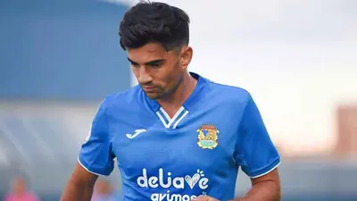 إنزو زيدان بقميص فوينلابرادا الإسباني