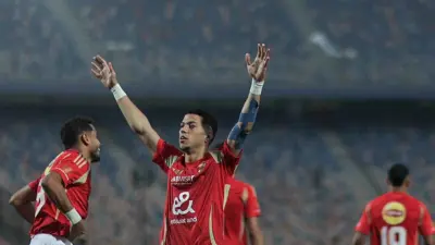 إمام عاشور نجم الأهلي المصري