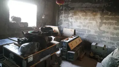 إحدى الغرف الموجودة في النفق