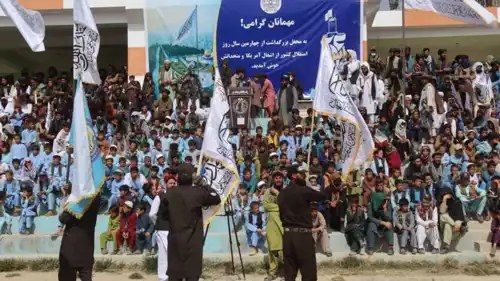 عرض عسكرية لحركة طالبان