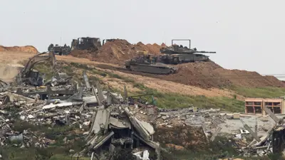 دبابات إسرائيلية في قطاع غزة