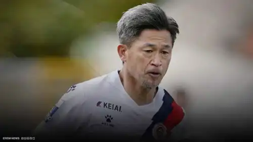 العمر مجرد رقم.. أسطورة اليابان يواصل اللعب عند الـ 58