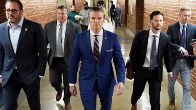 بيت هيغسيث (وسط)