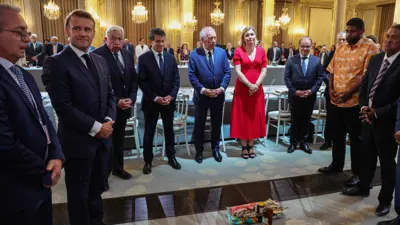 قمة حول كاليدونيا الجديدة في قصر الإليزيه