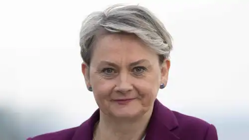 وزيرة الخارجية البريطانية إيفينت كوبر