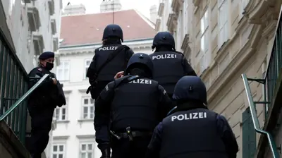 عناصر من الشرطة النمساوية