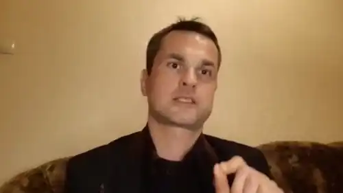 الخبير السياسي الروسي دينيس كوركودينوف