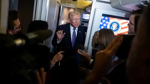 ترامب متحدثا للصحفيين