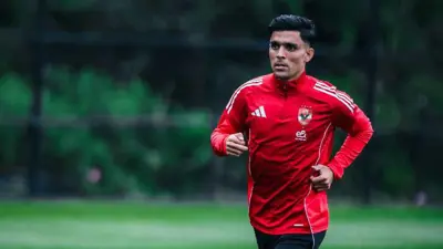 أشرف بن شرقي في تدريبات الأهلي المصري