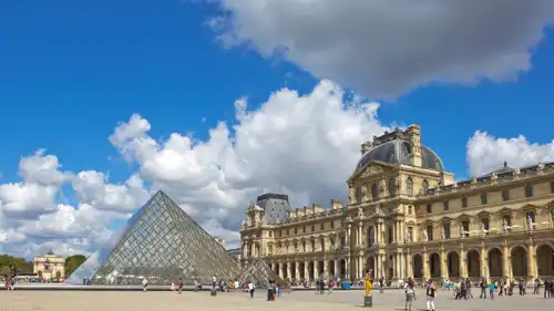متحف اللوفر، باريس