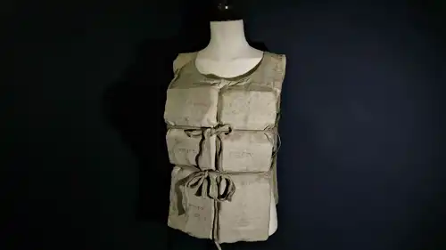 سترة النجاة في "تايتانيك"