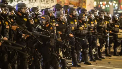 الشرطة الأمريكية خلال تعاملها مع احتجاجات لوس أنجلوس