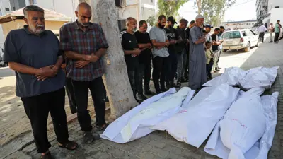 تشييع جثامين قتلى جراء الغارات الإسرائيلية في غزة 