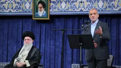 مسعود بزشكيان وعلي خامنئي