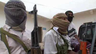 عناصر يتبعون لتنظيم القاعدة في اليمن