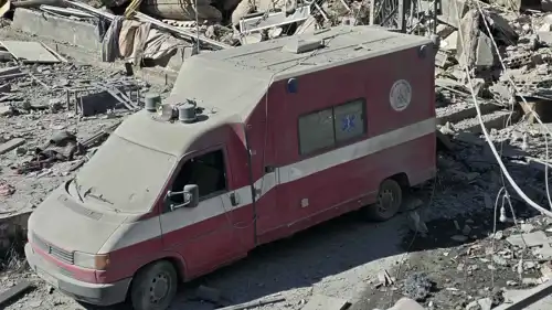 سيارة إسعاف في موقع غارة إسرائيلية جنوب لبنان