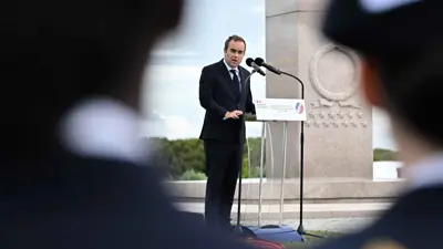 وزير الدفاع الفرنسي سيباستيان لوكورنو