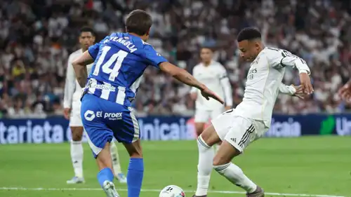 كيليان مبابي في مباراة ريال مدريد وألافيس