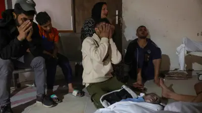 فلسطينيون يبكون أبنائهم بعد استئناف الحرب