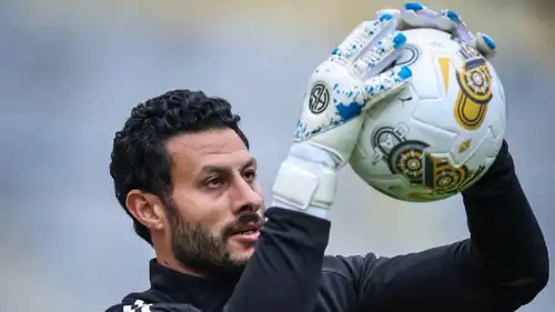 محمد الشناوي حارس الأهلي المصري