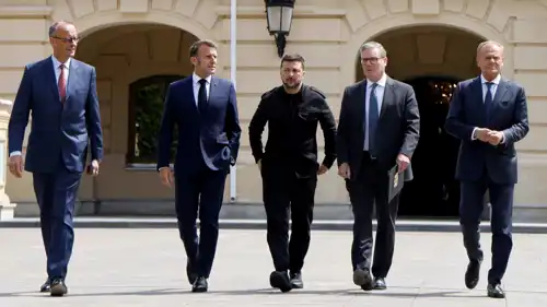 قادة أوروبيون مع زيلينسكي في لقاء سابق