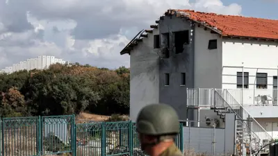 منزل شمال إسرائيل تضرر بقذائف سابقة لحزب الله