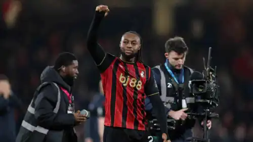 أنطوان سيمينيو نجم بورنموث الإنجليزي