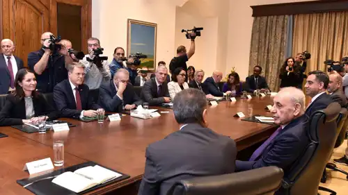 البرلمان اللبناني خلال اجتماعه بوفد مجلس الأمن