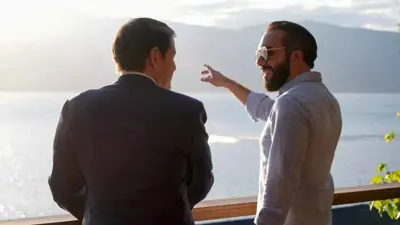 وزير الخارجية الأمريكي مع رئيس السلفادور