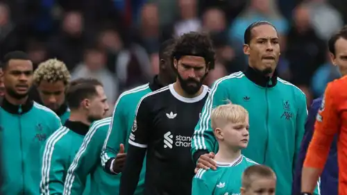 لاعبو ليفربول الإنجليزي