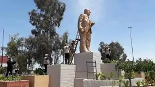 تمثال مصطفى جواد 