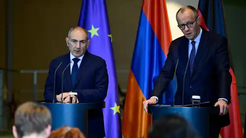 المستشار الألماني ميرتس ونطيره الأرميني باشينيان