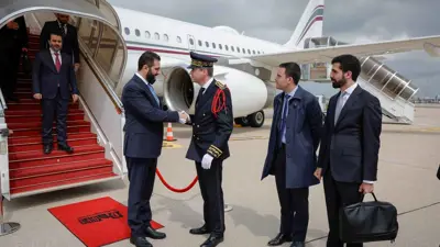 الشرع لدى وصوله باريس