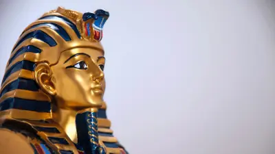  قناع توت عنخ آمون