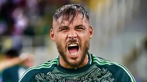 يوسف بلايلي نجم منتخب الجزائر