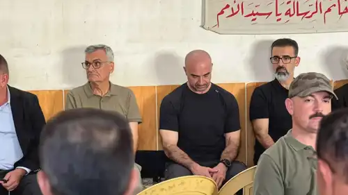  بافل طالباني يتوسط المعزين 