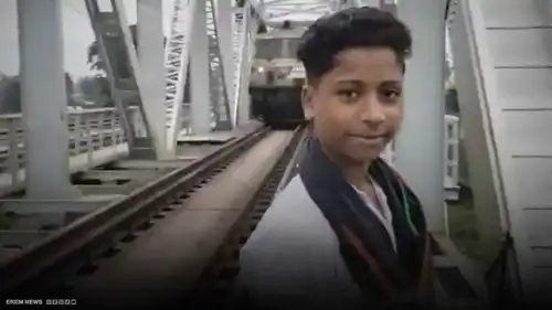 "وثق لحظاته الأخيرة".. "ريل" ينهي حياة فتى تحت عجلات القطار