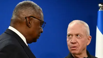 غالانت وأوستن خلال لقاء سابق