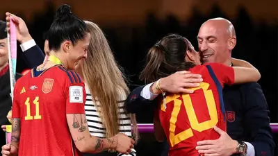 لويس روبياليس وجيني هيرموسو