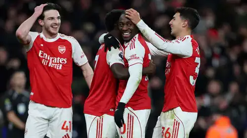 فرحة لاعبو آرسنال بالفوز على توتنهام