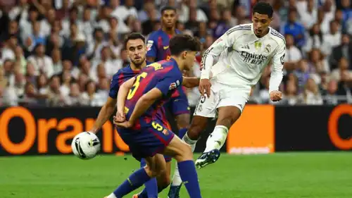 جود بيلينغهام نجم ريال مدريد في لقاء الكلاسيكو