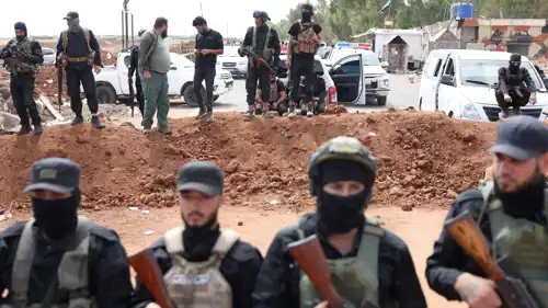 قوات الأمن السورية في منطقة بصرى الحرير 