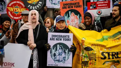 احتجاجات ضد سياسة ترامب بحق المهاجرين