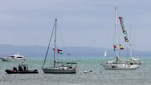 أسطول الصمود العالمي عند ميناء سيدي بوسعيد 