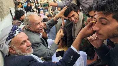 تزيين عيون الرجال بالكحل