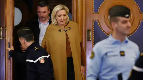 مارين لوبان في محكمة باريس