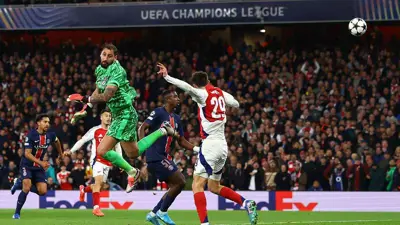 من مباراة آرسنال ضد باريس سان جيرمان