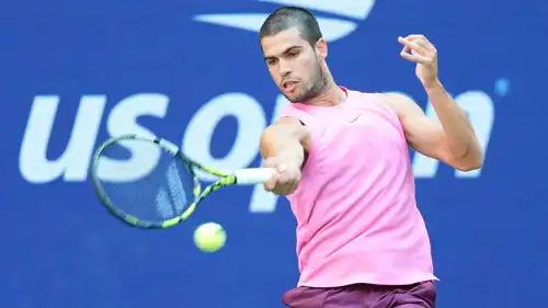 كارلوس ألكاراز يتأهل لثالث نهائي في بطولات غراند سلام في عام واحد 