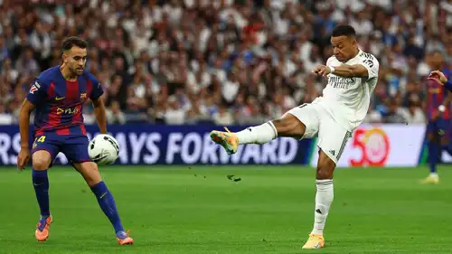 مبابي خلال مباراة ريال مدريد وبرشلونة