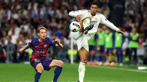 فرينكي دي ينغ خلال الكلاسيكو